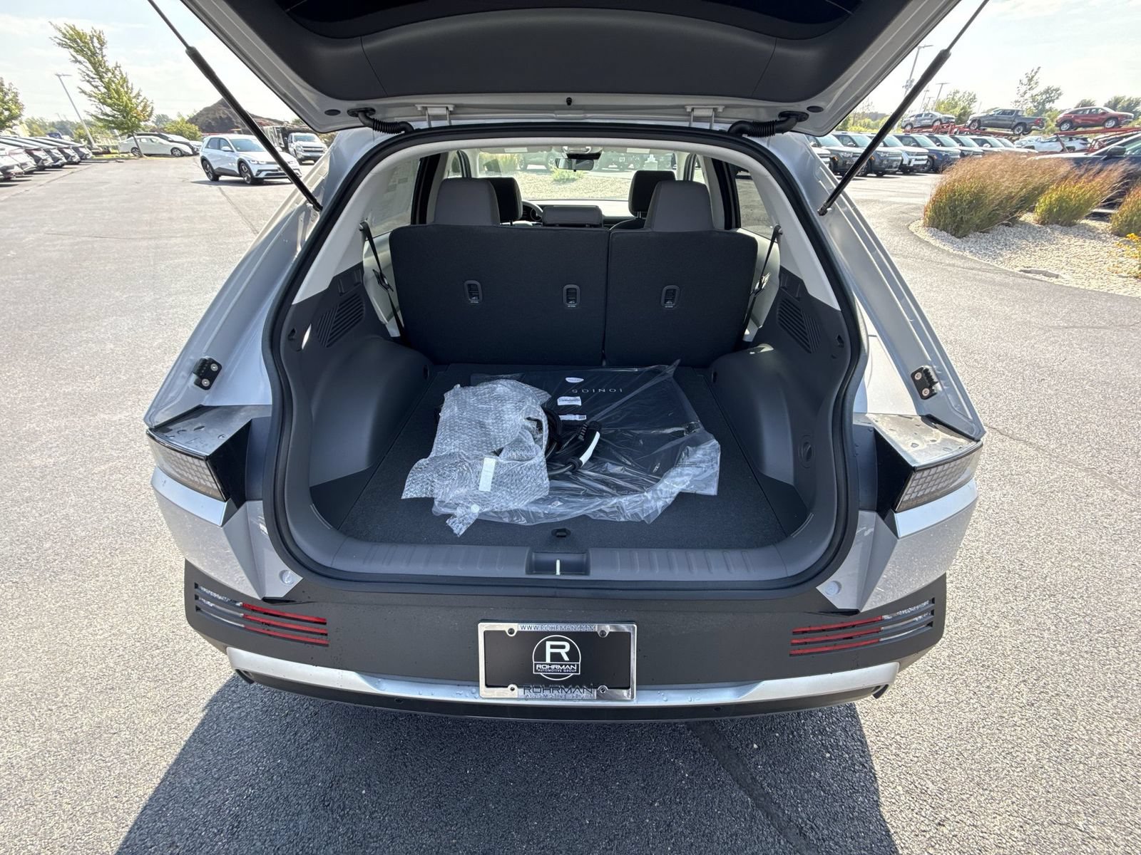 New 2026 Hyundai Ioniq 5 SE AWD/4WD image 24