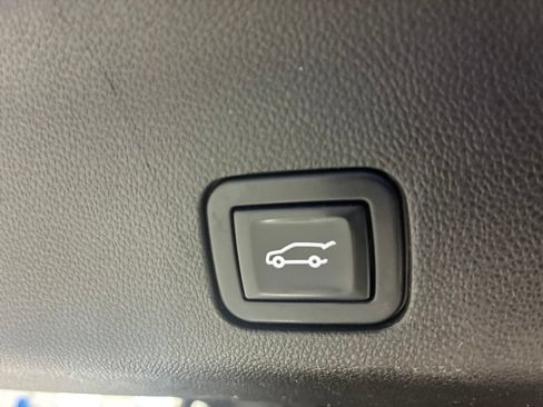 Used 2021 GMC Yukon SLT w/ SLT Premium Package AWD/4WD image 43