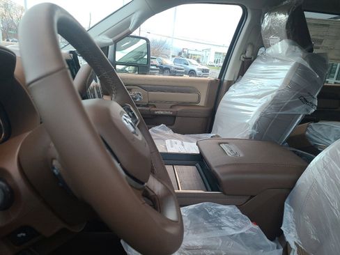 New 2024 RAM 3500 Limited image 5