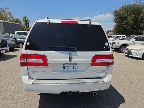 Used 2010 Lincoln Navigator 2WD image 4