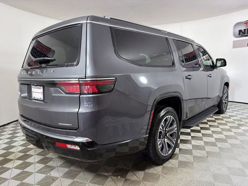 Used 2024 Jeep Wagoneer L Series II image 4