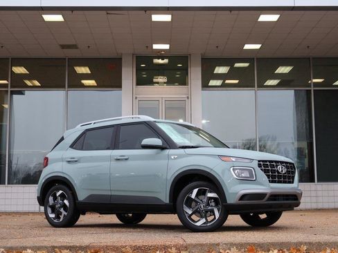 New 2026 Hyundai Venue SEL image 2