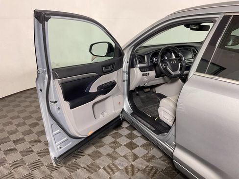 Used 2019 Toyota Highlander Limited AWD/4WD image 20