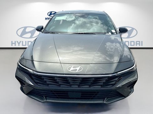 New 2026 Hyundai Elantra SEL Sport Premium FWD image 2