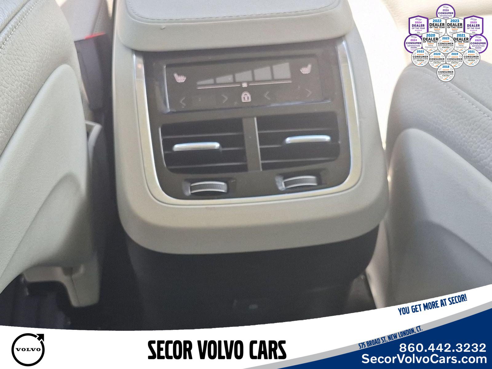 Used 2023 Volvo XC90 B6 Core w/ Protection Package Premier AWD/4WD image 19