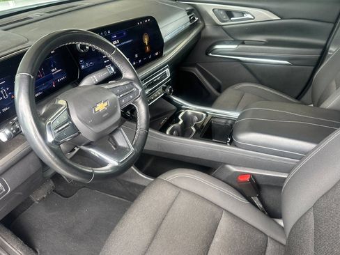 Used 2024 Chevrolet Traverse LT FWD image 10