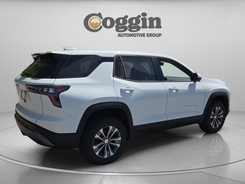 New 2026 Chevrolet Equinox LT w/ Convenience Package II FWD image 5
