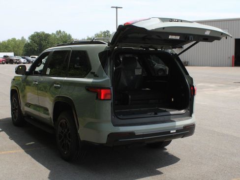 New 2026 Toyota Sequoia Platinum w/ TRD Off-Road Package AWD/4WD image 8