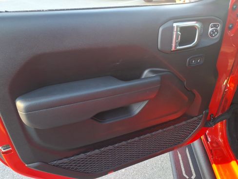 Used 2026 Jeep Wrangler Unlimited Rubicon image 19