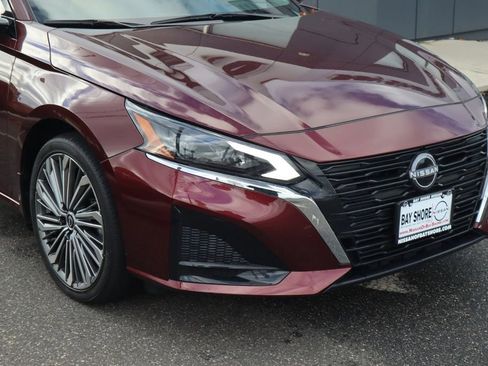 Certified 2025 Nissan Altima 2.5 SL image 3