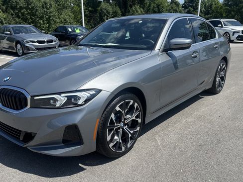 Used 2025 BMW 330i xDrive Sedan w/ Premium Package image 5