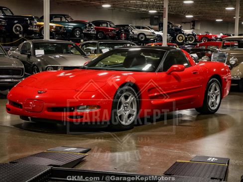Used 1997 Chevrolet Corvette Coupe w/ Roof Pkg image 3