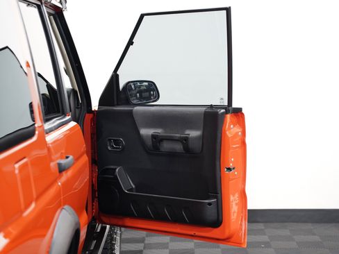 Used 2003 Land Rover Discovery S image 26