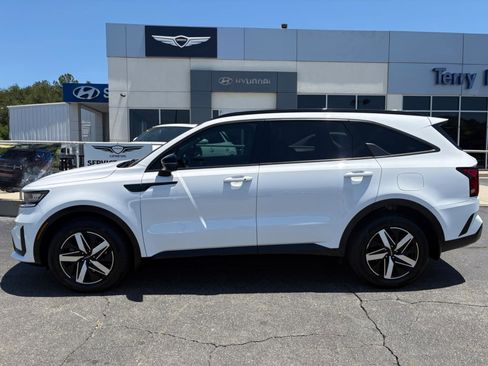 Used 2023 Kia Sorento EX w/ Panoramic Sunroof Package FWD image 5