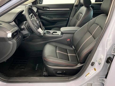 New 2026 Nissan Altima 2.5 SR FWD image 17