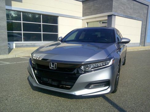 Used 2018 Honda Accord Sport image 13
