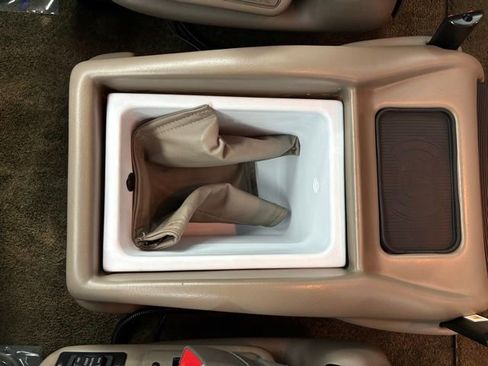 Used 2019 GMC Savana 2500 RWD image 35