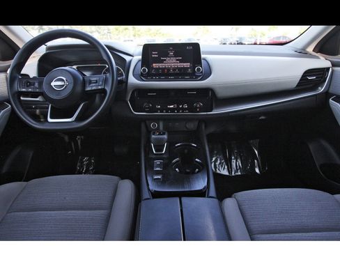 Used 2023 Nissan Rogue SV FWD image 9