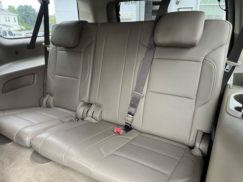 Used 2018 Chevrolet Suburban Premier AWD/4WD image 9