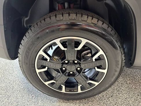Used 2023 Jeep Renegade Latitude AWD/4WD image 22