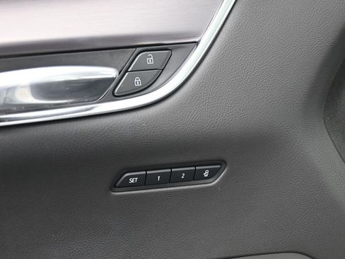 Used 2024 Cadillac XT6 Luxury image 17