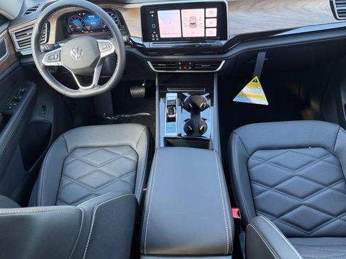 New 2026 Volkswagen Atlas SE image 10