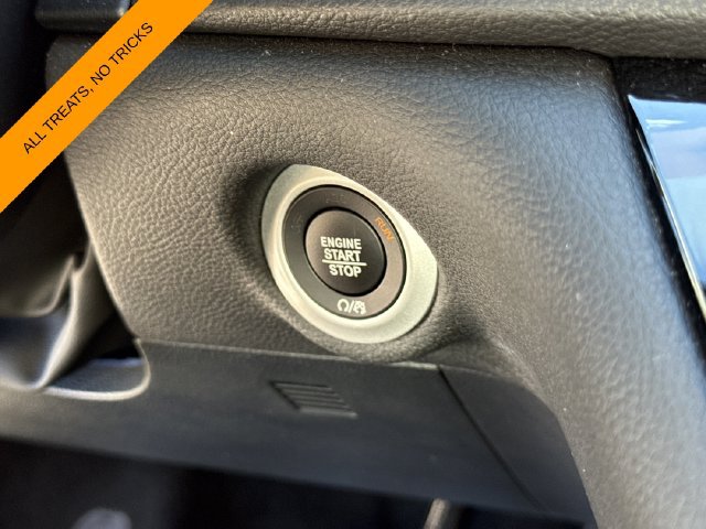 Used 2026 Chrysler Pacifica Select FWD image 39