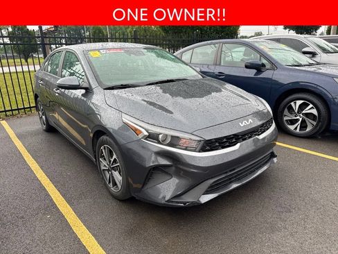 Used 2024 Kia Forte LXS w/ LXS Technology Package FWD image 3