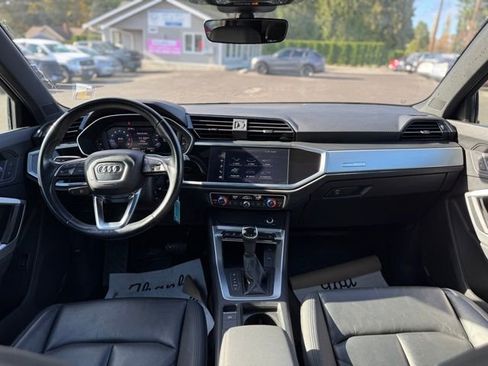 Used 2019 Audi Q3 2.0T Premium image 24