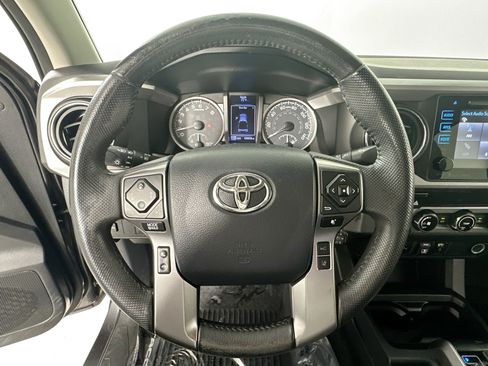Used 2018 Toyota Tacoma SR5 image 11