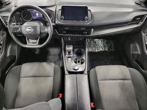 Used 2025 Nissan Rogue SV image 14