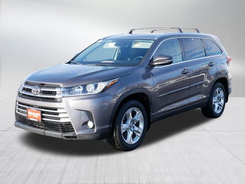 Used 2018 Toyota Highlander Limited image 2
