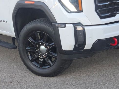 Used 2024 GMC Sierra 2500 AT4 w/ AT4 Premium Plus Package image 3