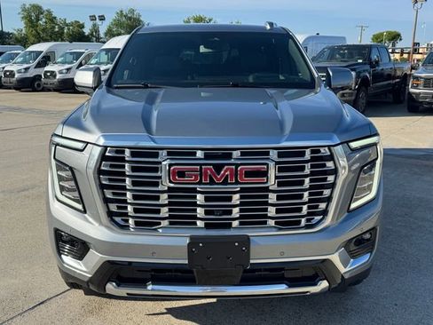 Used 2025 GMC Yukon XL Denali AWD/4WD image 2