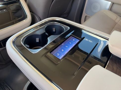 Used 2024 Lincoln Navigator Reserve image 26