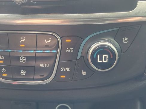 Used 2021 Chevrolet Traverse Premier w/ LPO, Black Accent Package FWD image 35