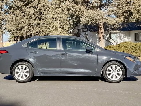 Used 2024 Toyota Corolla LE image 3