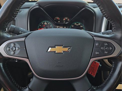 Used 2022 Chevrolet Colorado LT w/ LT Convenience Package image 19