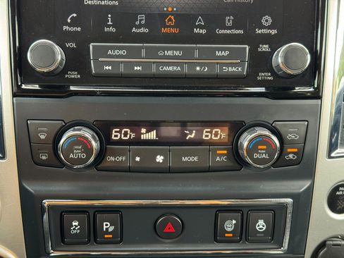 Used 2020 Nissan Titan SL w/ Protection Package 1 AWD/4WD image 28