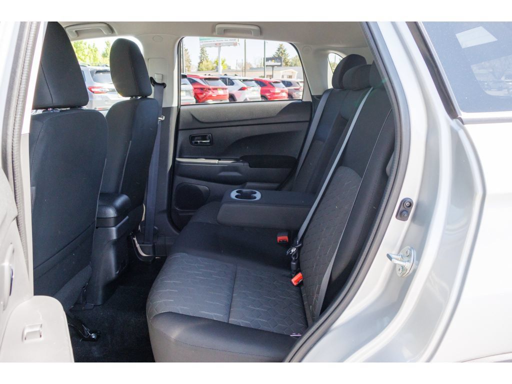 Used 2025 Mitsubishi Outlander Sport ES AWD/4WD image 13