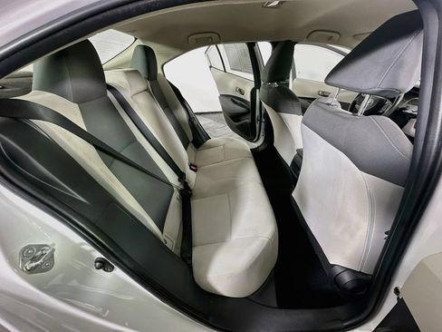 Used 2022 Toyota Corolla LE FWD image 11
