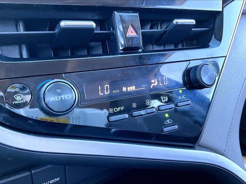 Used 2022 Toyota Camry LE image 34