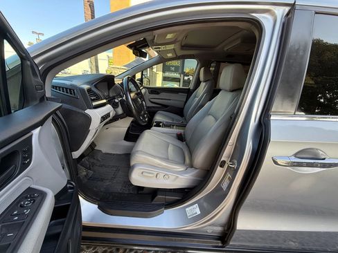 Used 2018 Honda Odyssey EX-L image 11