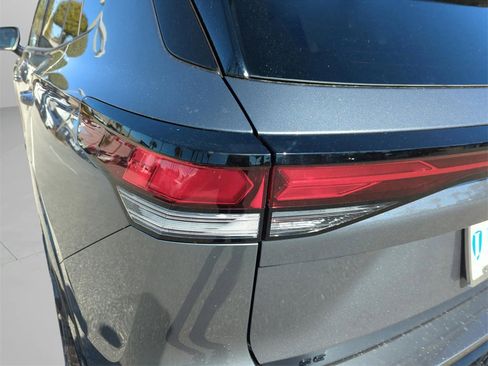 New 2026 Volkswagen Tiguan SE R-Line image 17