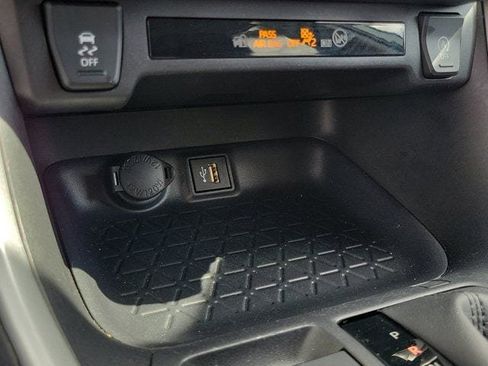 Used 2025 Toyota RAV4 XLE image 26