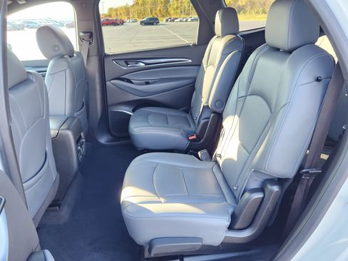 Used 2024 Buick Enclave Premium image 12