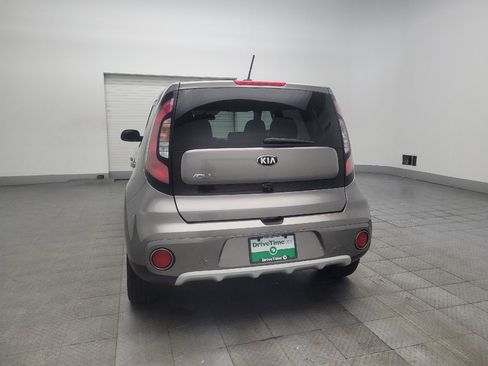 Used 2018 Kia Soul + FWD image 6