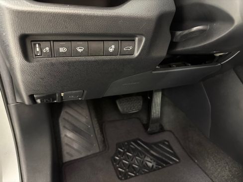 Used 2021 Toyota RAV4 XLE w/ Convenience Package AWD/4WD image 13
