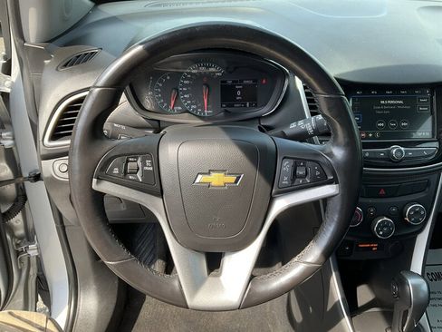 Used 2019 Chevrolet Trax LT w/ LT Convenience Package FWD image 24