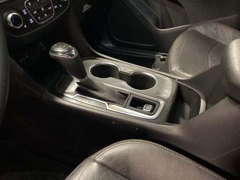 Used 2021 Chevrolet Equinox LT image 25